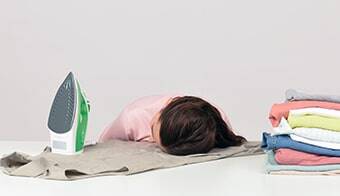 夜のアイロンがけは悲しい